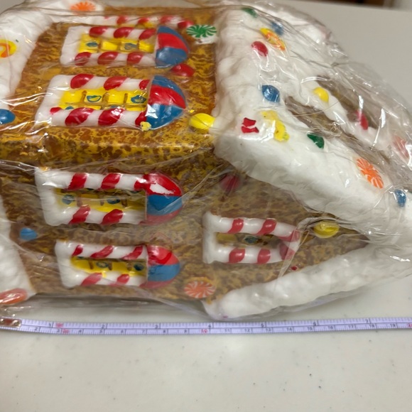 Vintage Christmas Gingerbread House Candle large - Picture 6 of 9